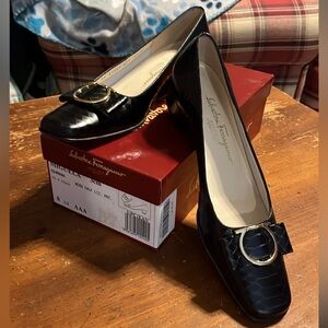 Ferragamo Miguela Black 8.5 3A low heel pumps.
